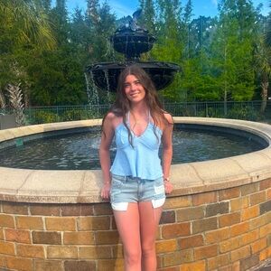 Meet your Posher, Ella